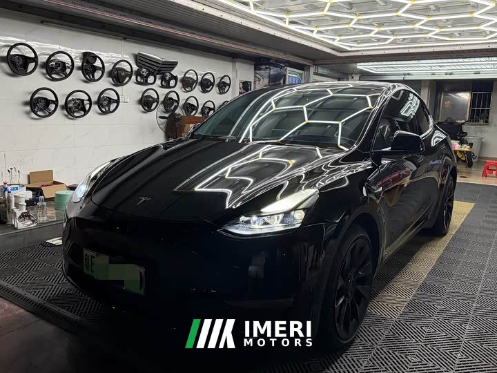 Tesla Model Y Long Range All-Wheel Drive