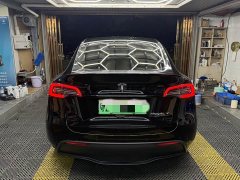 Tesla Model Y Long Range All-Wheel Drive - ფოტო 4