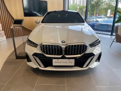 BMW 5 Series 525Li M Sport Package - ფოტო 2