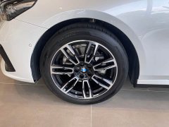 BMW 5 Series 525Li M Sport Package - ფოტო 5