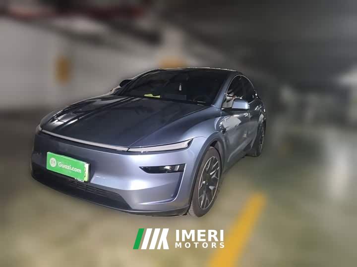 Tesla Model Y L Long Range All-Wheel Drive