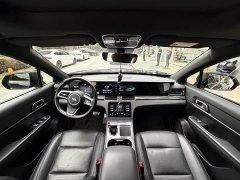 Li Auto ONE Extended Range 6-Seater - ფოტო 14