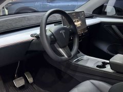 Tesla Model Y Long Range All-Wheel Drive - ფოტო 12
