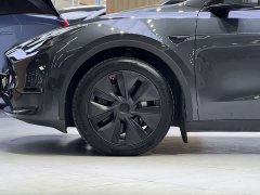 Tesla Model Y Long Range All-Wheel Drive - ფოტო 5