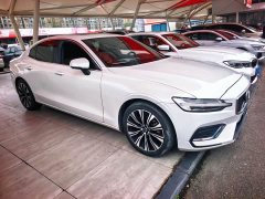 Volvo S60 B4 Smart Luxury Edition - ფოტო 3