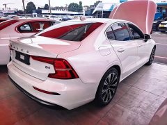 Volvo S60 B4 Smart Luxury Edition - ფოტო 7