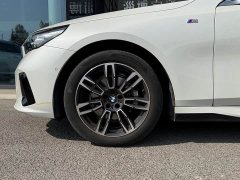 BMW 5 Series 525Li M Sport Package - ფოტო 12