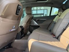 BMW 5 Series 525Li M Sport Package - ფოტო 9