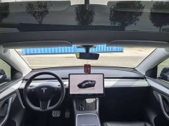 Tesla Model Y Long Range All-Wheel Drive - ფოტო 4