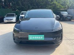 Tesla Model Y Rear-Wheel Drive - ფოტო 2