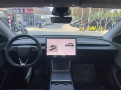 Tesla Model Y Rear-Wheel Drive - ფოტო 3