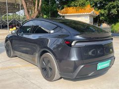 Tesla Model Y Rear-Wheel Drive - ფოტო 6