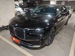 BMW 7 Series 2023 735Li Luxury Package - ფოტო 1