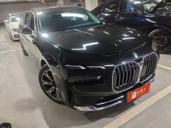 BMW 7 Series 2023 735Li Luxury Package - ფოტო 3
