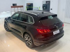 Volkswagen Touareg 3.0TSI Sharp Enjoy Edition Classic Sport Package - ფოტო 10