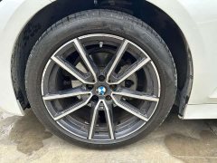 BMW 3 Series 320Li M Sport Package - ფოტო 18