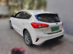Ford Focus 2021 Hatchback EcoBoost 180 Automatic Trend - ფოტო 4