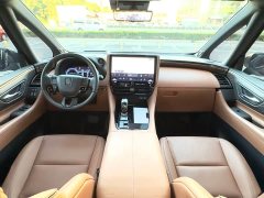 Toyota Vellfire 2025 Crown Hybrid 2.5L Ink Gold Executive Edition - ფოტო 8