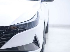 Hyundai Elantra 1.5L CVT Luxury - ფოტო 9