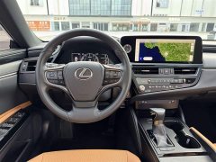 Lexus ES 200 Excellence Edition - ფოტო 11