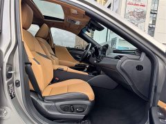 Lexus ES 200 Excellence Edition - ფოტო 16
