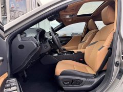 Lexus ES 200 Excellence Edition - ფოტო 4