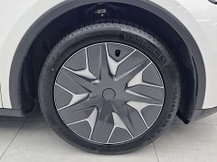 Tesla Model Y L 2025 Long Range All-Wheel Drive - ფოტო 2