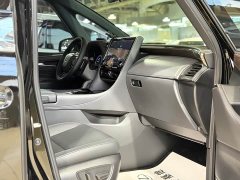 Toyota Vellfire Crown Hybrid 2.5L Premium Edition - ფოტო 11