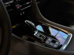 Toyota Vellfire Crown Hybrid 2.5L Premium Edition - ფოტო 8