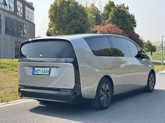 Li Auto Li Xiang MEGA Ultra - ფოტო 9