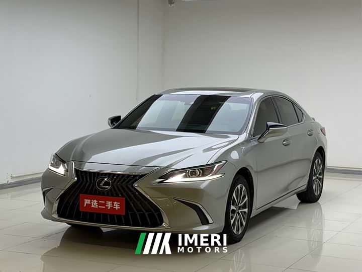 Lexus ES 300h Excellence Edition