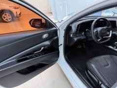 Hyundai Elantra 1.5L CVT GLX Elite - ფოტო 8