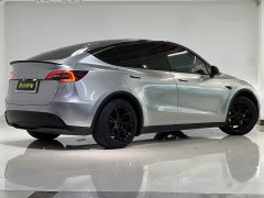 Tesla Model Y Rear-Wheel Drive - ფოტო 8