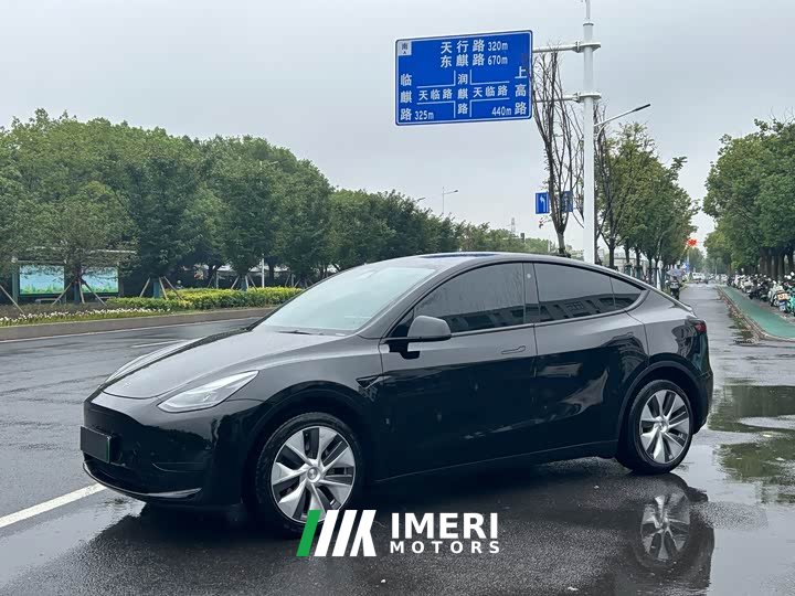 Tesla Model Y Facelift Rear-Wheel Drive
