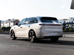 Li Auto L6 Pro - ფოტო 4