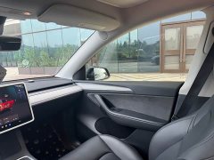 Tesla Model Y Rear-Wheel Drive - ფოტო 10