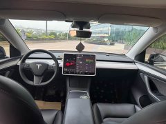 Tesla Model Y Rear-Wheel Drive - ფოტო 12