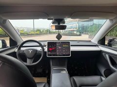 Tesla Model Y Rear-Wheel Drive - ფოტო 7