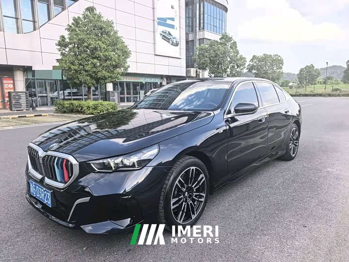 BMW 5 Series 530Li Premier M Sport Package - ავტომობილი ჩინეთიდან