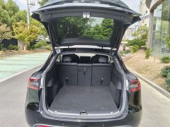 Tesla Model Y Rear-Wheel Drive - ფოტო 15