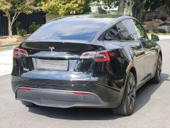 Tesla Model Y Rear-Wheel Drive - ფოტო 16