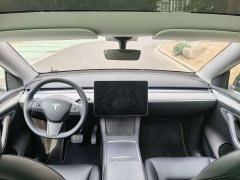 Tesla Model Y Rear-Wheel Drive - ფოტო 4