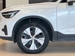 Volvo XC40 B3 Smart Remote Luxury Edition - ფოტო 4