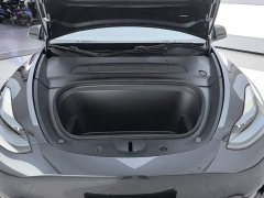Tesla Model Y Rear-Wheel Drive - ფოტო 10
