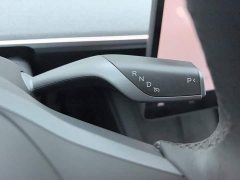 Tesla Model Y Rear-Wheel Drive - ფოტო 16
