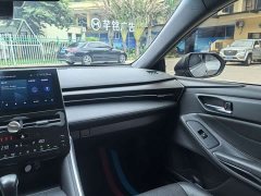 Toyota Avalon 2.0L XLE Premium Edition - ფოტო 16