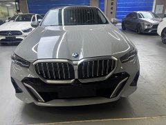BMW 5 Series 530Li Luxury M Sport Package - ფოტო 2