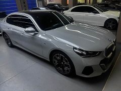 BMW 5 Series 530Li Luxury M Sport Package - ფოტო 3