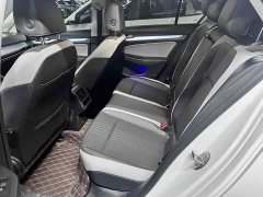 Volkswagen Golf 280TSI DSG Pro Launch Edition - ფოტო 3