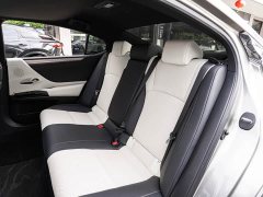 Lexus ES 300h F SPORT - ფოტო 11